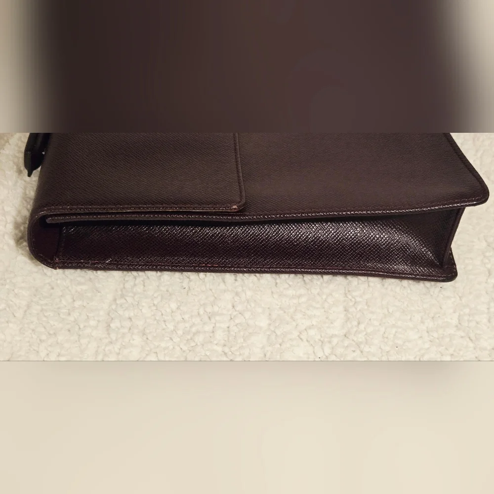 Louis Vuitton Burgundy Taiga Porte Document Angara Briefcase MB1022